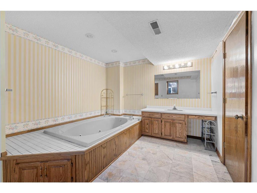 479 Mary Street S Maplewood MN 55119 7078008 image49