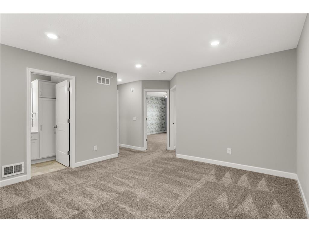 4790 Equine Trail Woodbury MN 55129 7099430 image26