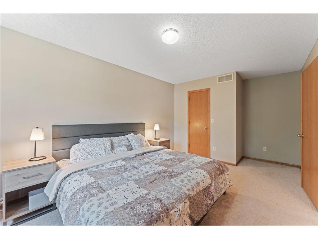 4791 Grenwich Road N Oakdale MN 55128 7093396 image16