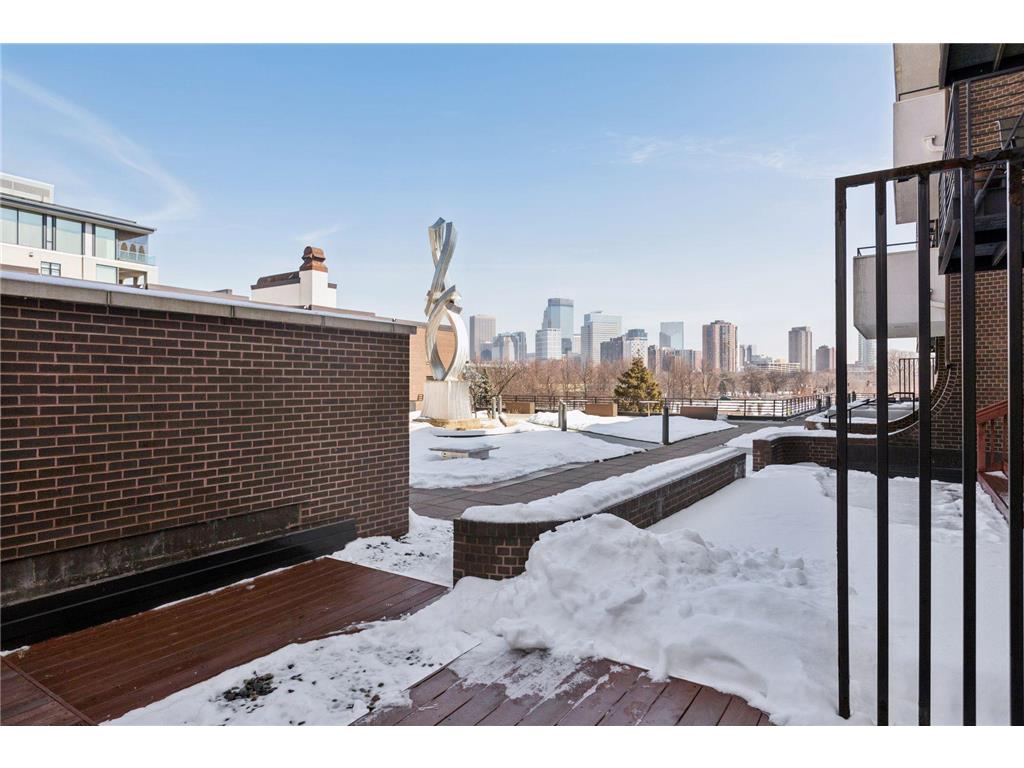 48 Groveland Terrace #B101 Minneapolis MN 55403 6826653 image15