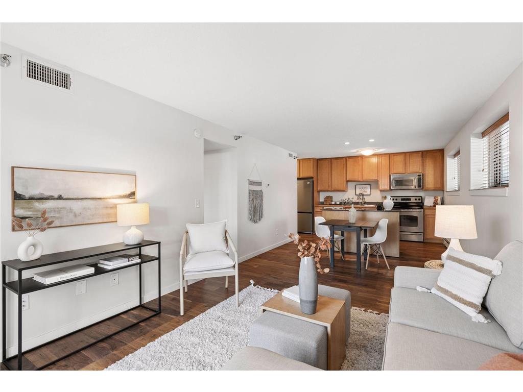 48 Groveland Terrace #B101 Minneapolis MN 55403 6826653 image18