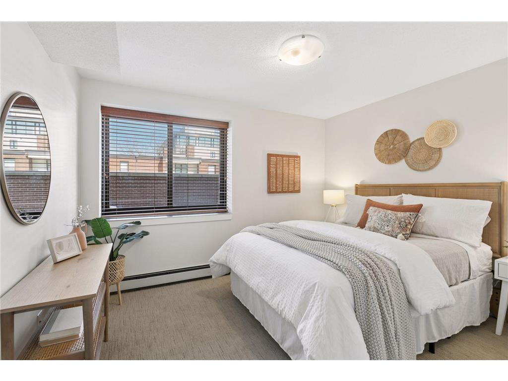 48 Groveland Terrace #B101 Minneapolis MN 55403 6826653 image26