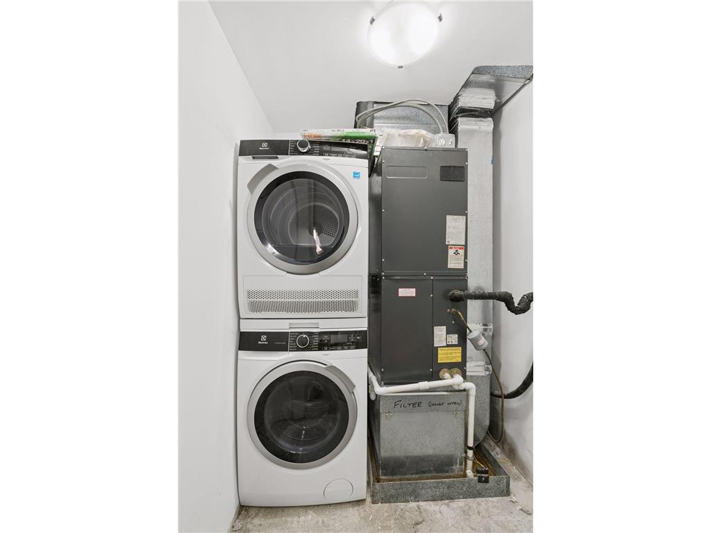 48 Groveland Terrace #B101 Minneapolis MN 55403 6826653 image32