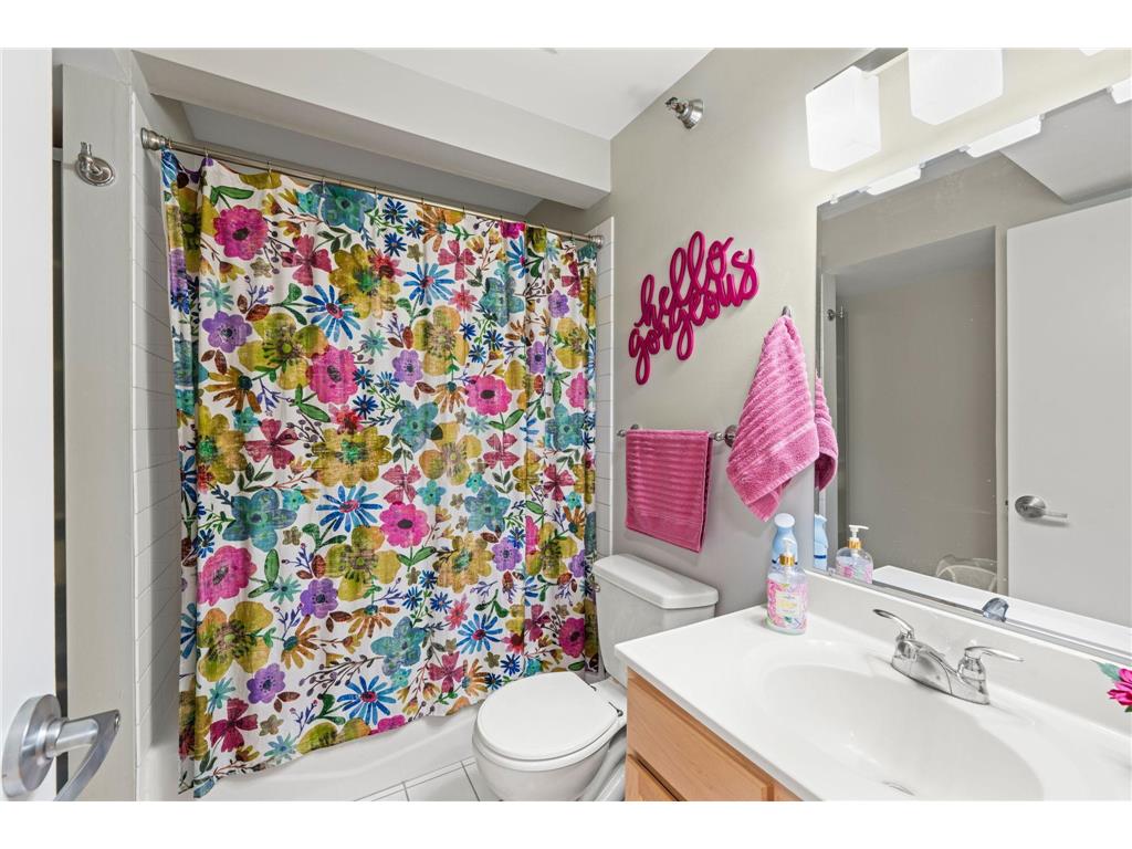 48 Groveland Terrace #B103 Minneapolis MN 55403 7039441 image12