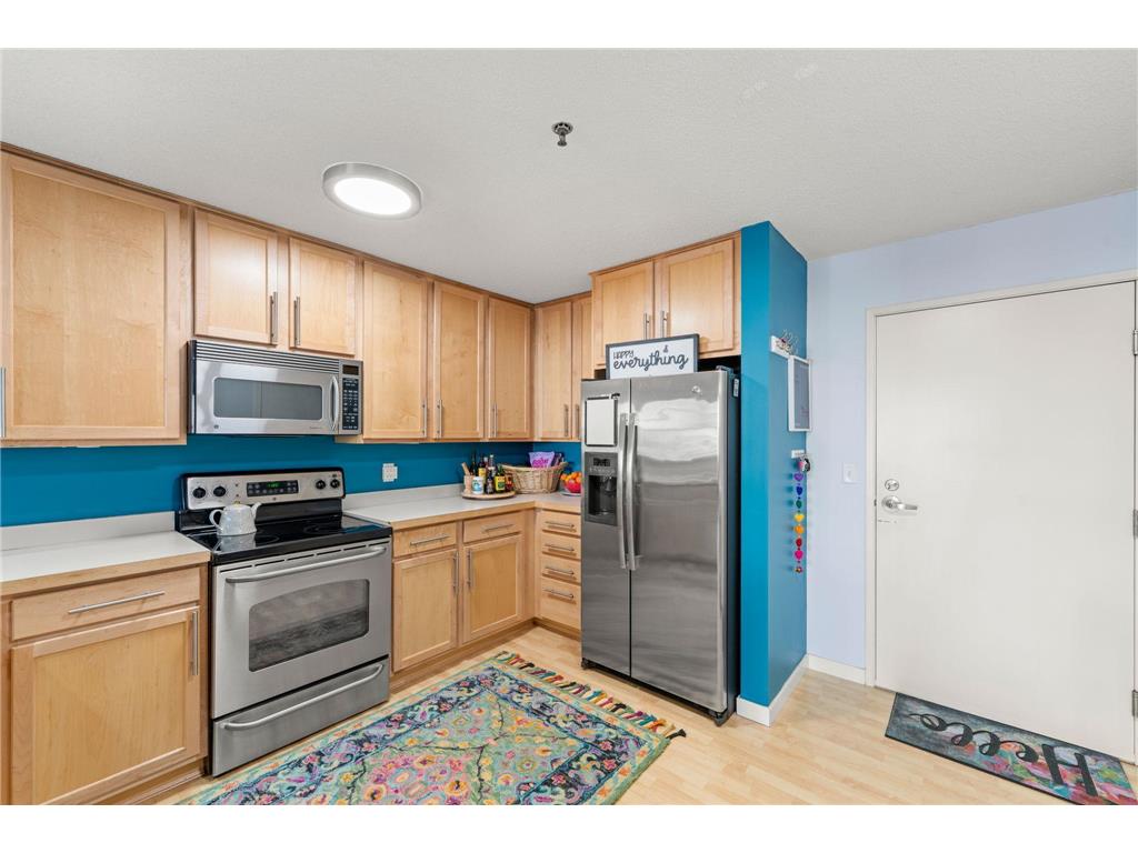 48 Groveland Terrace #B103 Minneapolis MN 55403 7039441 image4