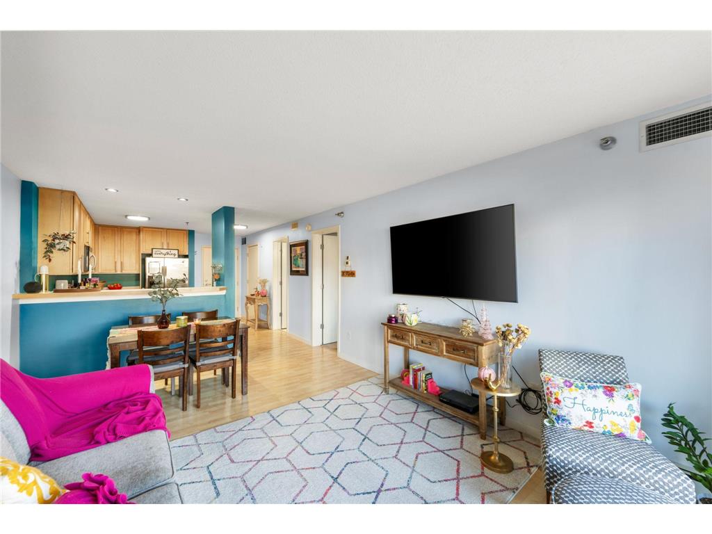 48 Groveland Terrace #B103 Minneapolis MN 55403 7039441 image7