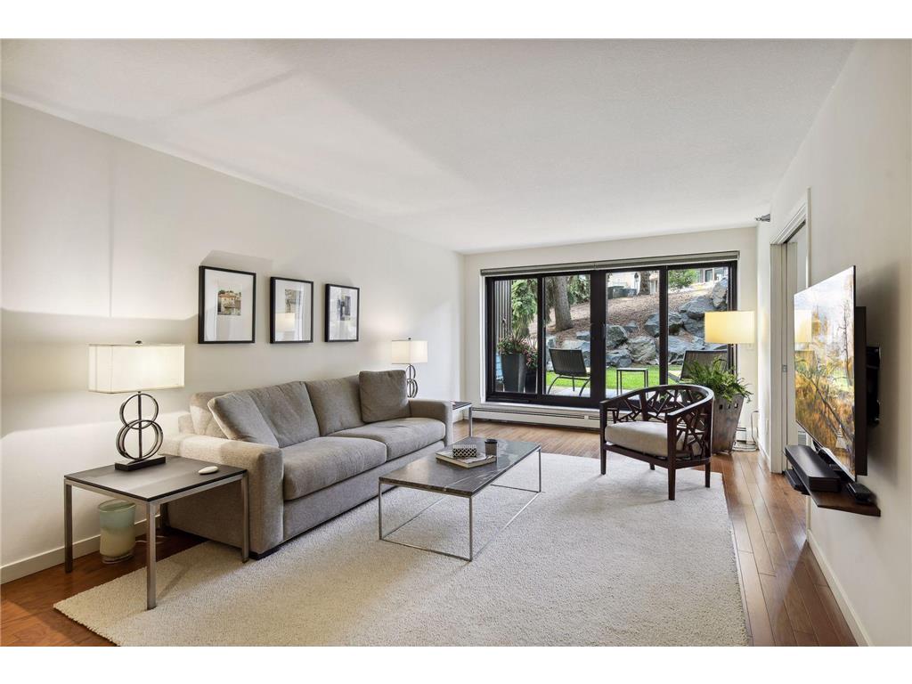 48 Groveland Terrace #B108 Minneapolis MN 55403 6384116 image1