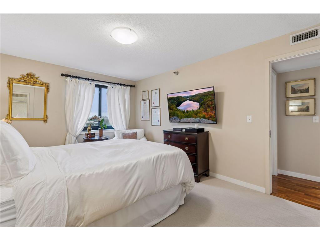 48 Groveland Terrace #313 Minneapolis MN 55403 7057767 image26