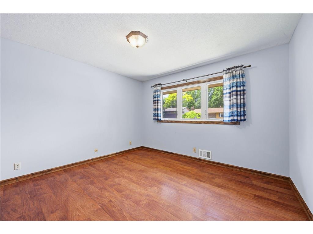 48 Winthrop Street N Saint Paul MN 55119 7089189 image20