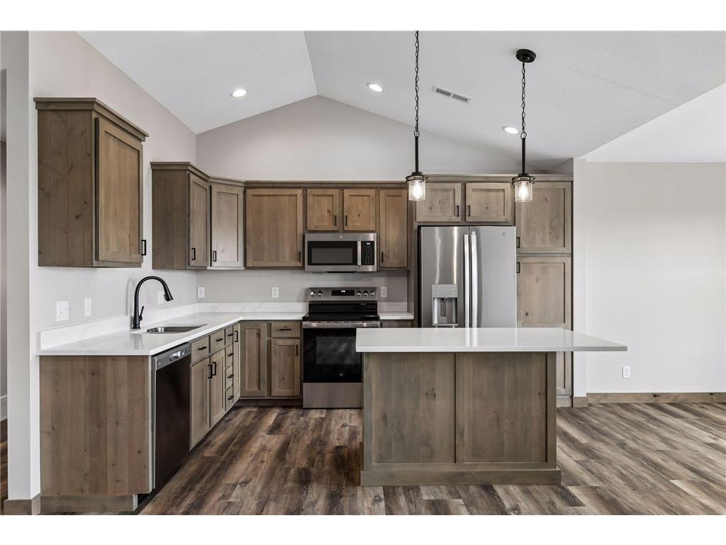 480 Coyote Way New Richmond WI 54017 7009710 image2