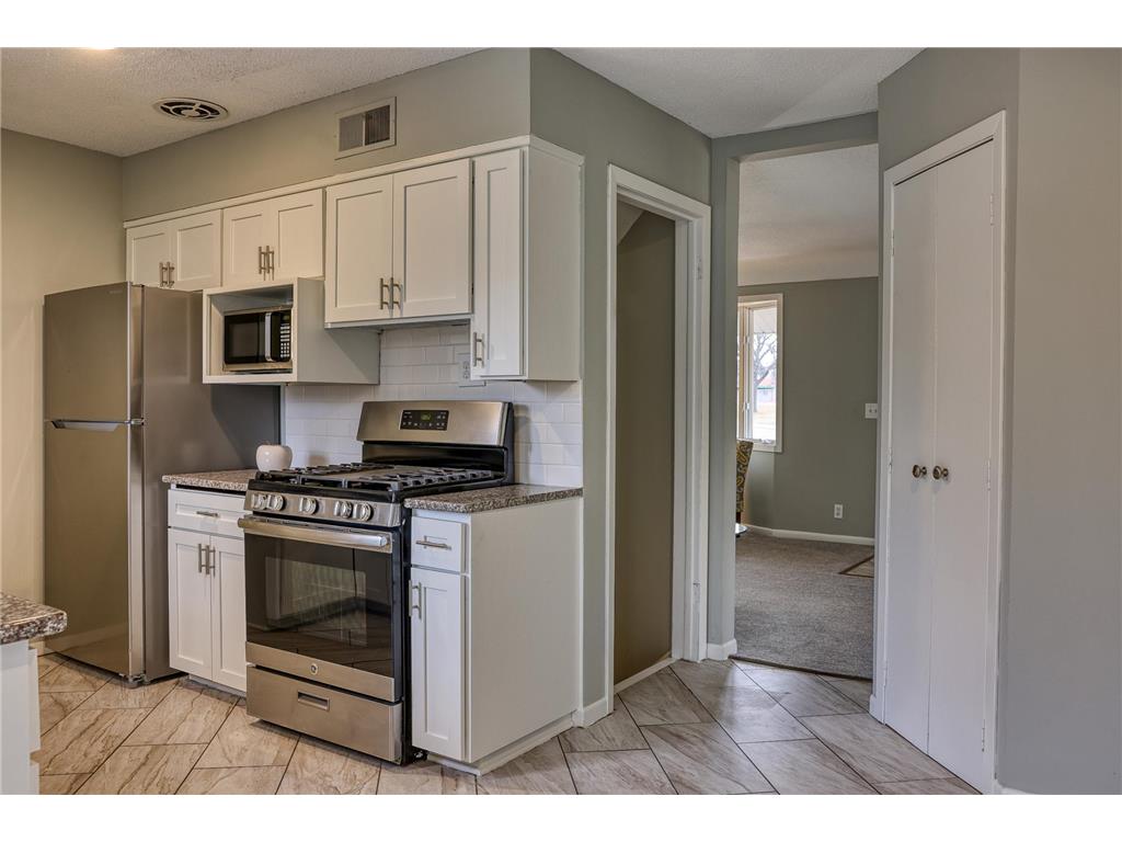 4801 Louisiana Avenue N Crystal MN 55428 6820990 image20