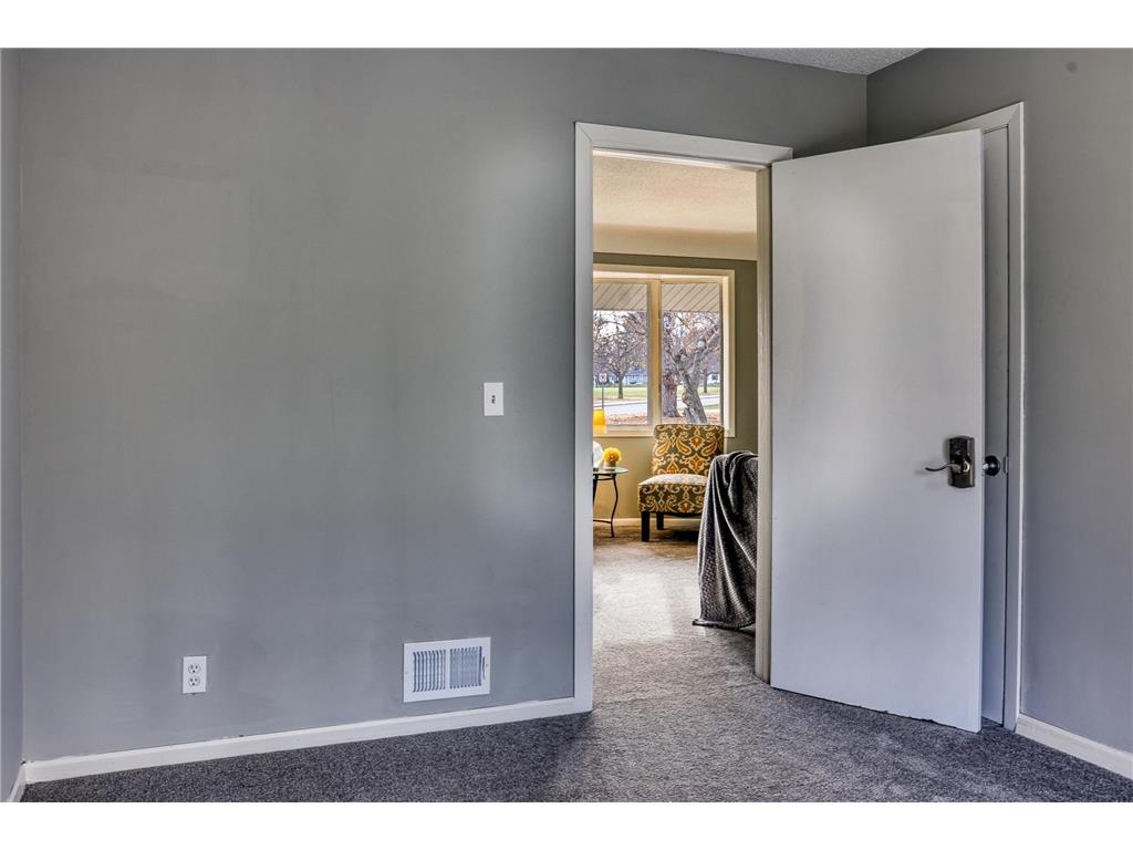 4801 Louisiana Avenue N Crystal MN 55428 6820990 image6