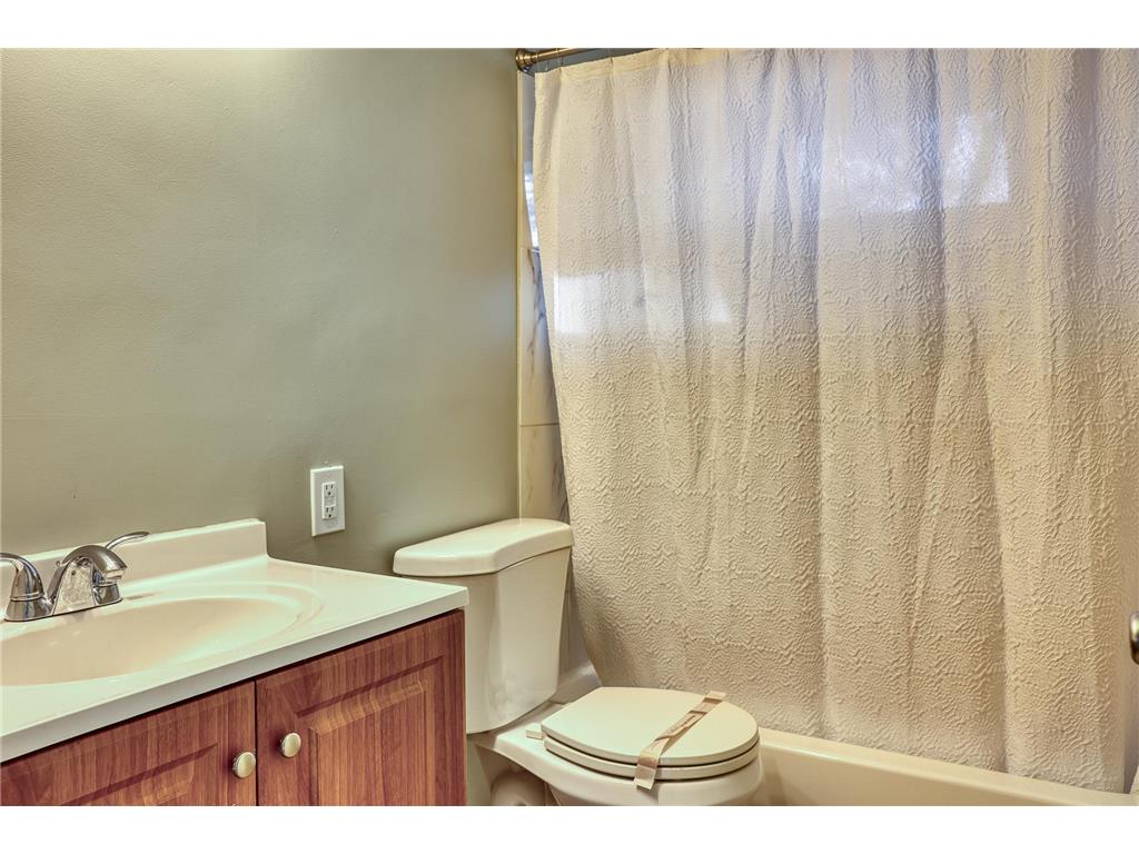 4801 Louisiana Avenue N Crystal MN 55428 6820990 image7