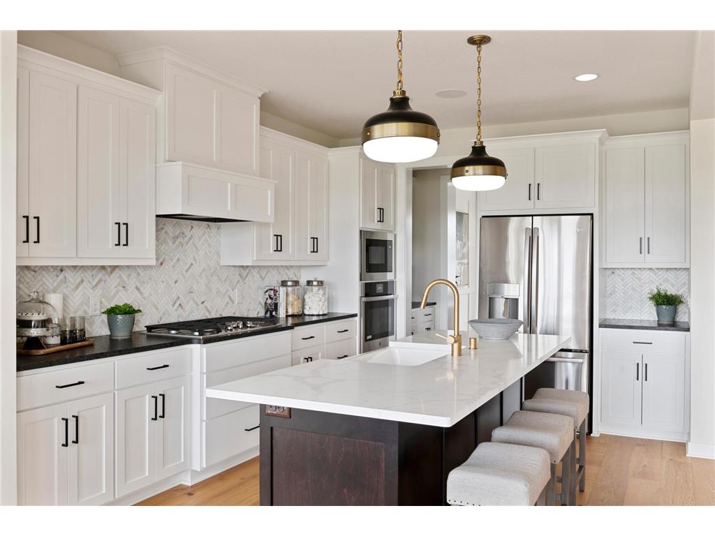 4805 Comstock Lane N Plymouth MN 55446 6422305 image1