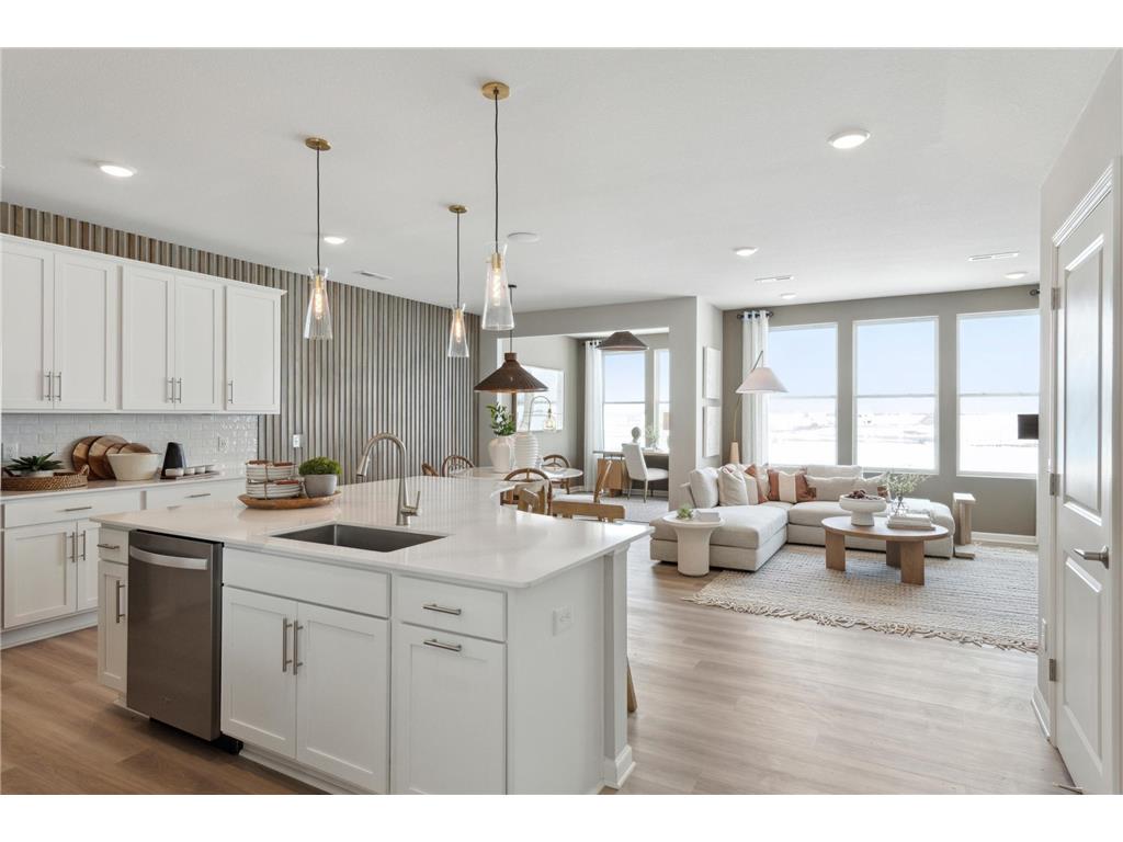 4806 Airlake Drive Woodbury MN 55129 6746847 image1