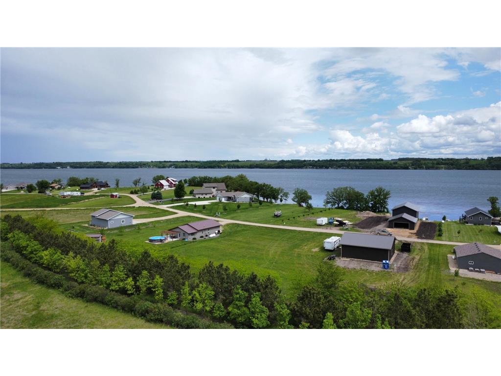 48060 Oak Bay Drive Big Stone City SD 57216 - Big Stone Lake 6543671 image1