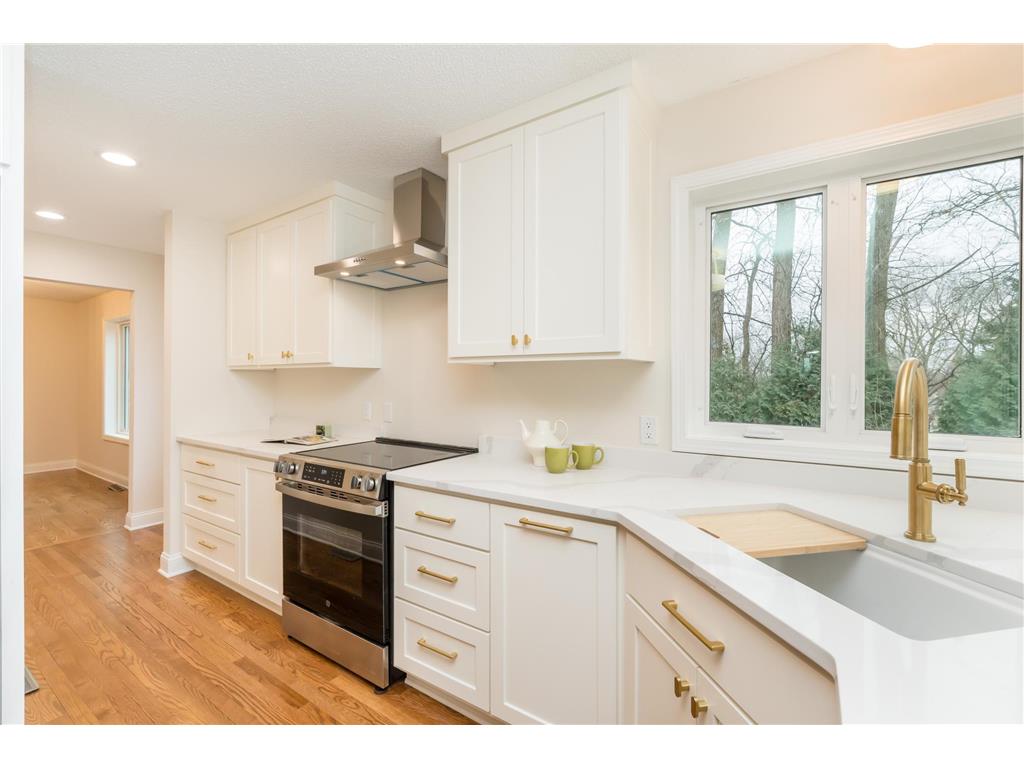 4809 Four Seasons Drive Eagan MN 55122 7025410 image9