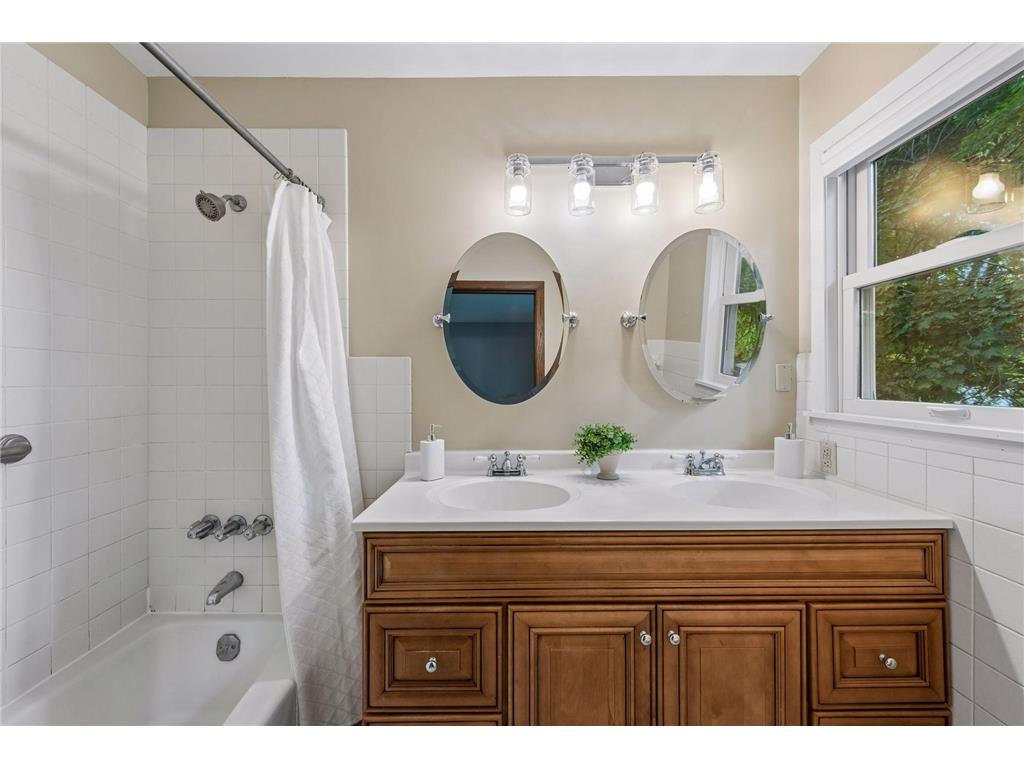 481 Desnoyer Avenue Saint Paul MN 55104 7073314 image20
