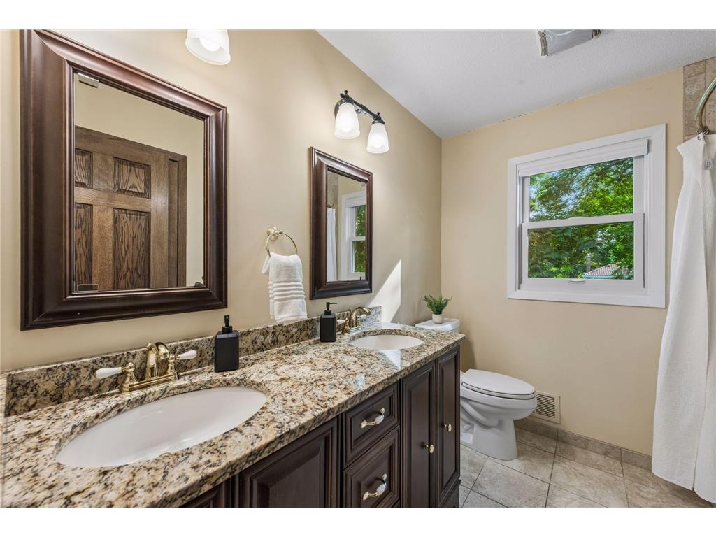 481 Desnoyer Avenue Saint Paul MN 55104 7073314 image23