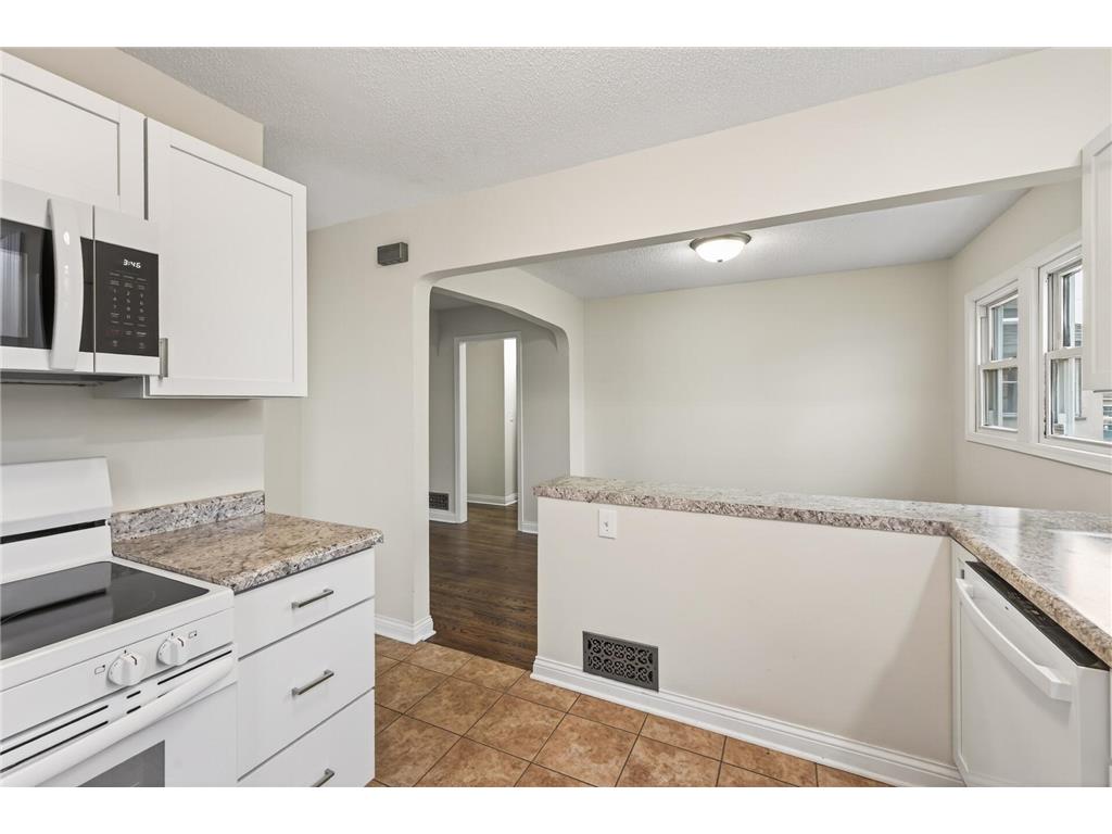 4810 Dupont Avenue N Minneapolis MN 55430 7035151 image11