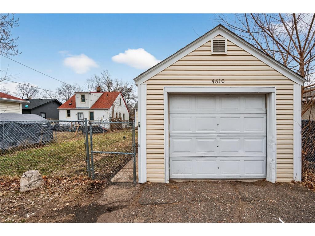 4810 Dupont Avenue N Minneapolis MN 55430 7035151 image21