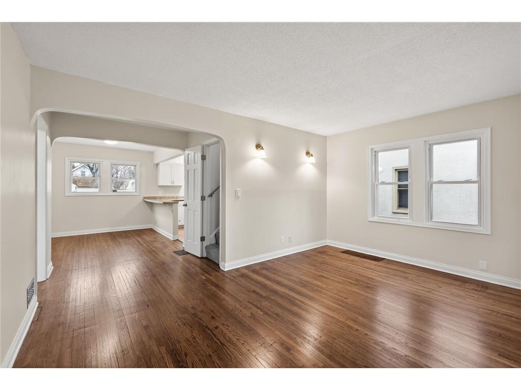 4810 Dupont Avenue N Minneapolis MN 55430 7035151 image4