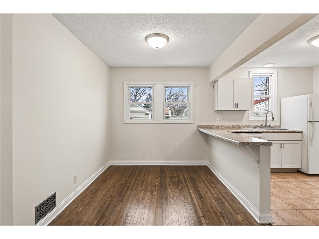 4810 Dupont Avenue N Minneapolis MN 55430 7035151 image6