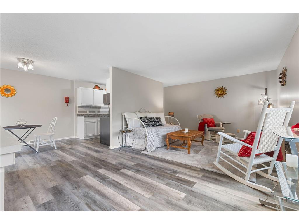 4812 Grenwich Way N Oakdale MN 55128 6809146 image1