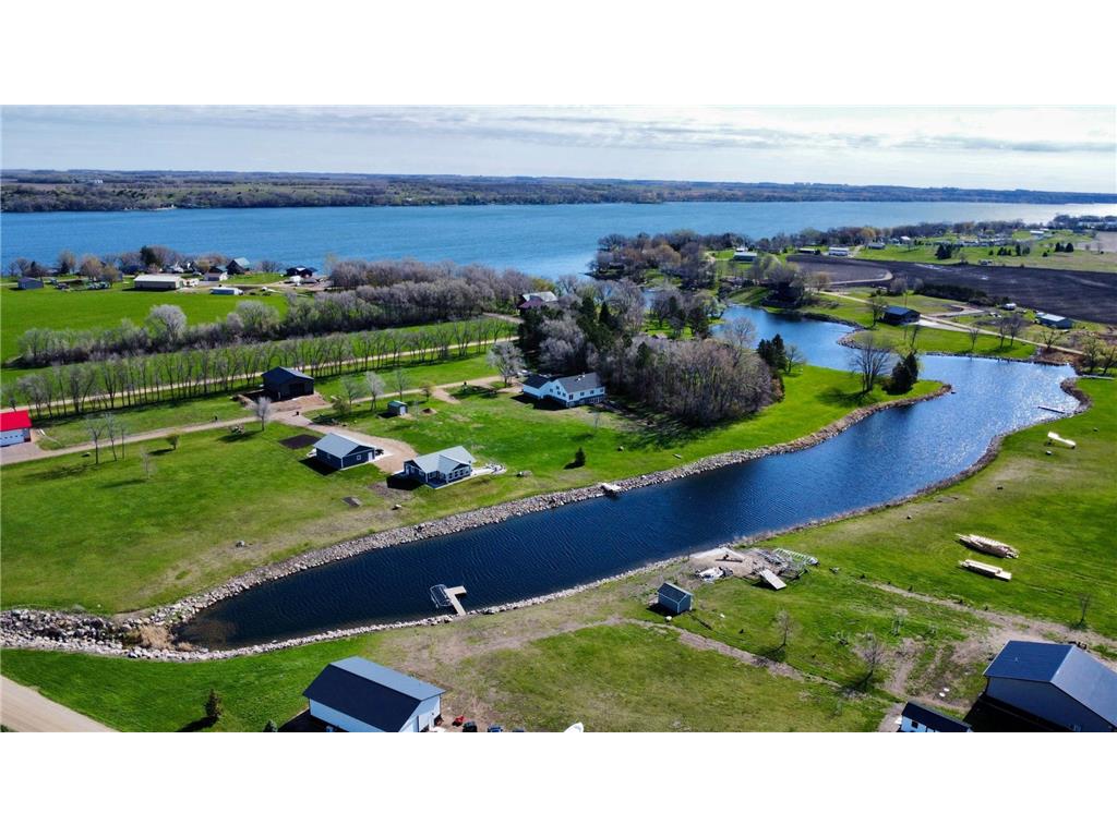 48122 Isaac Lane, Big Stone City, SD, 57216 | MLS: 6501348 | Edina Realty