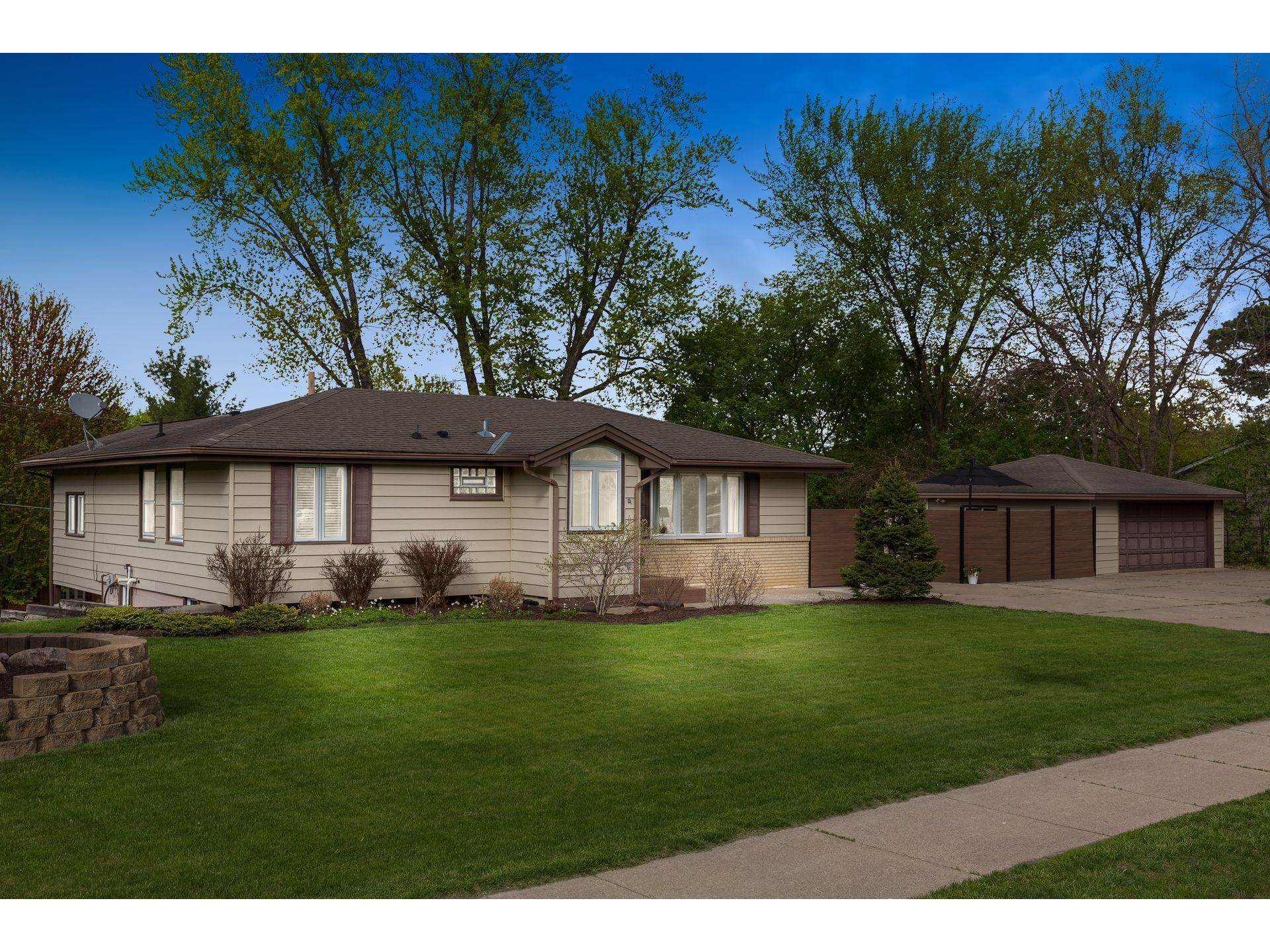 4816 Overlook Drive, Bloomington, MN 55437 MLS 5750347 Edina Realty