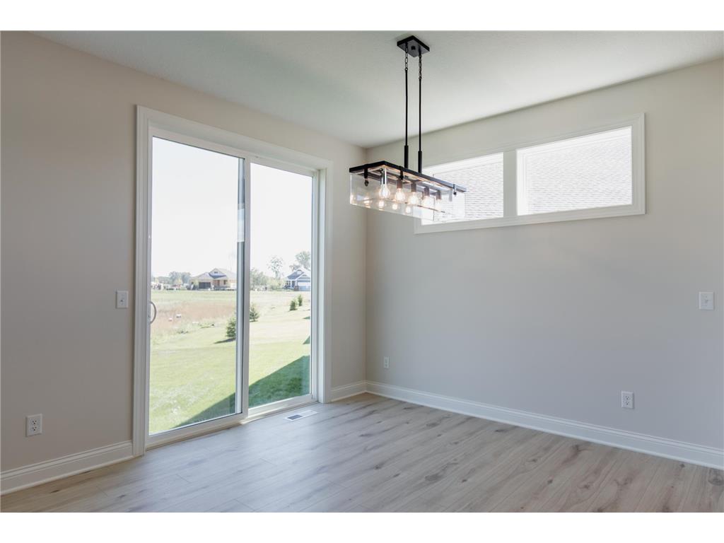 4817 127th Circle NE Blaine MN 55449 6805000 image10