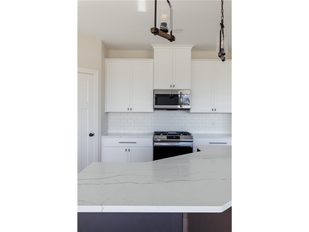 4817 127th Circle NE Blaine MN 55449 6805000 image13