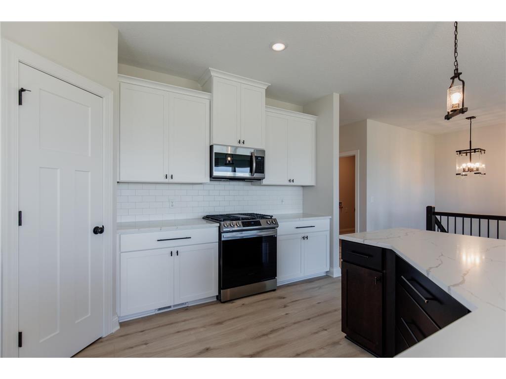 4817 127th Circle NE Blaine MN 55449 6805000 image7