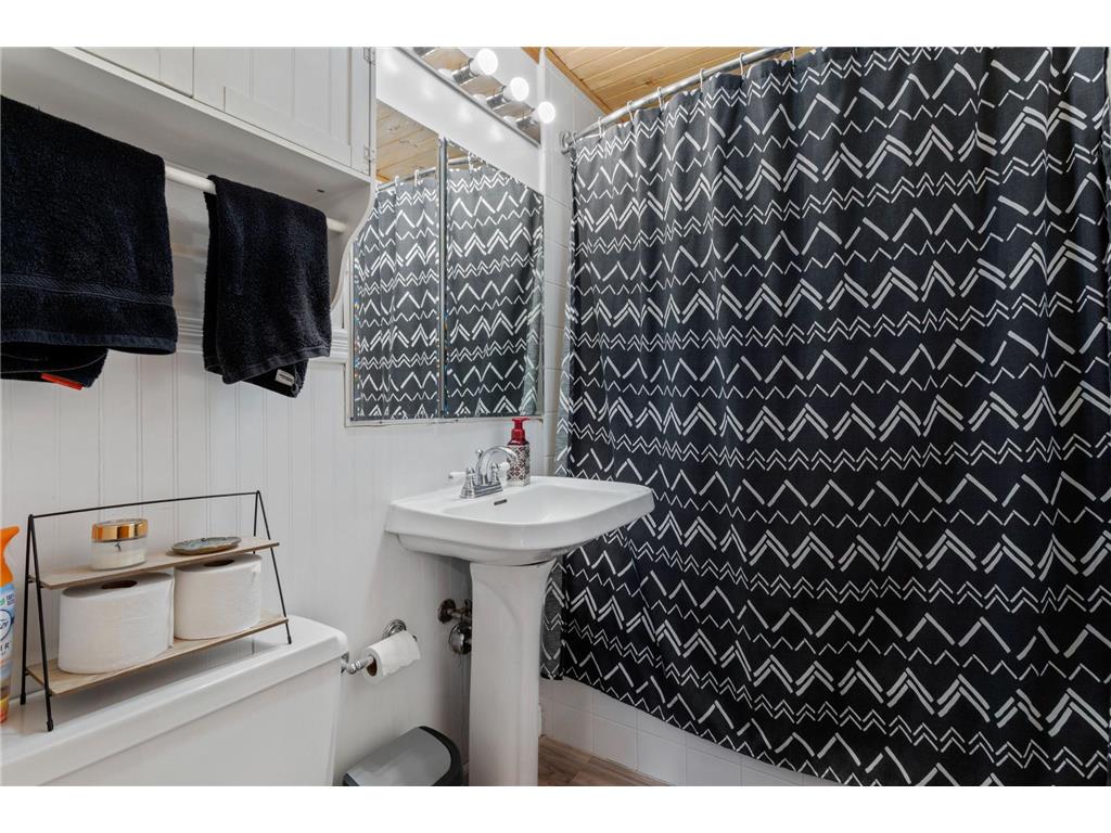 4819 Hampshire Avenue N Crystal MN 55428 6824365 image10