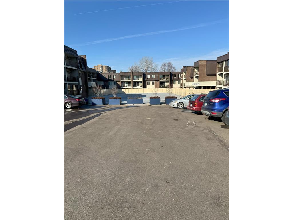 4820 Park Commons Drive #122 Saint Louis Park MN 55416 6493319 image1