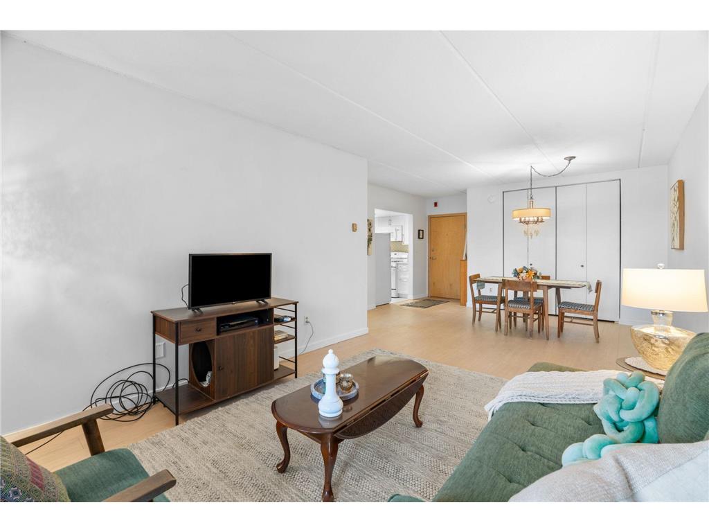 4820 Park Commons Drive #21 Saint Louis Park MN 55416 7029022 image6