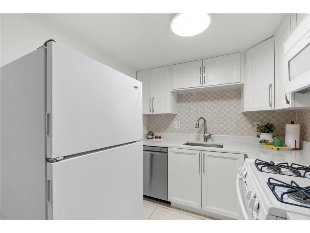 4820 Park Commons Drive #21 Saint Louis Park MN 55416 7029022 image9