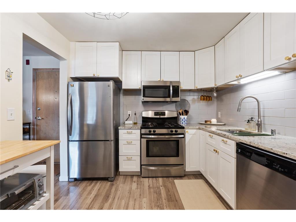 4820 Park Commons Drive #220 Saint Louis Park MN 55416 6818203 image1