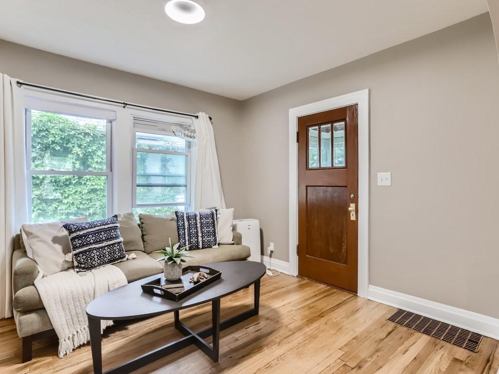 4823 Camden Avenue N Minneapolis MN 55430 6433563 image1