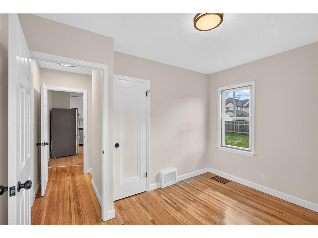 4823 Girard Avenue N Minneapolis MN 55430 7098516 image18