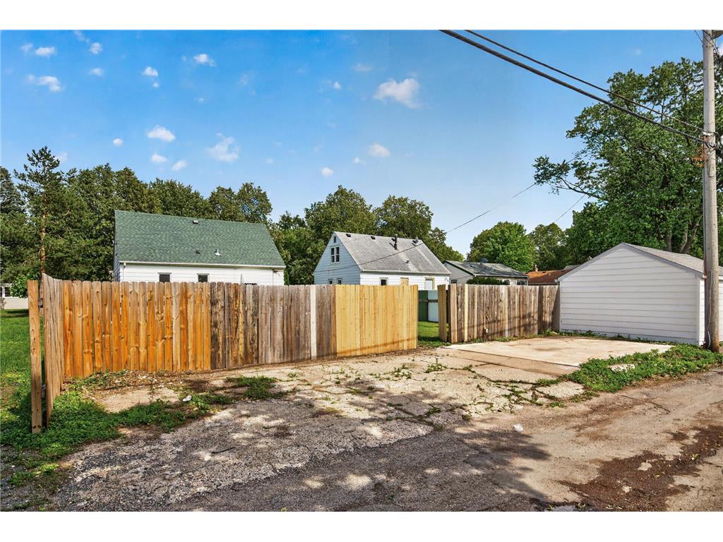 4823 Girard Avenue N Minneapolis MN 55430 7098516 image34