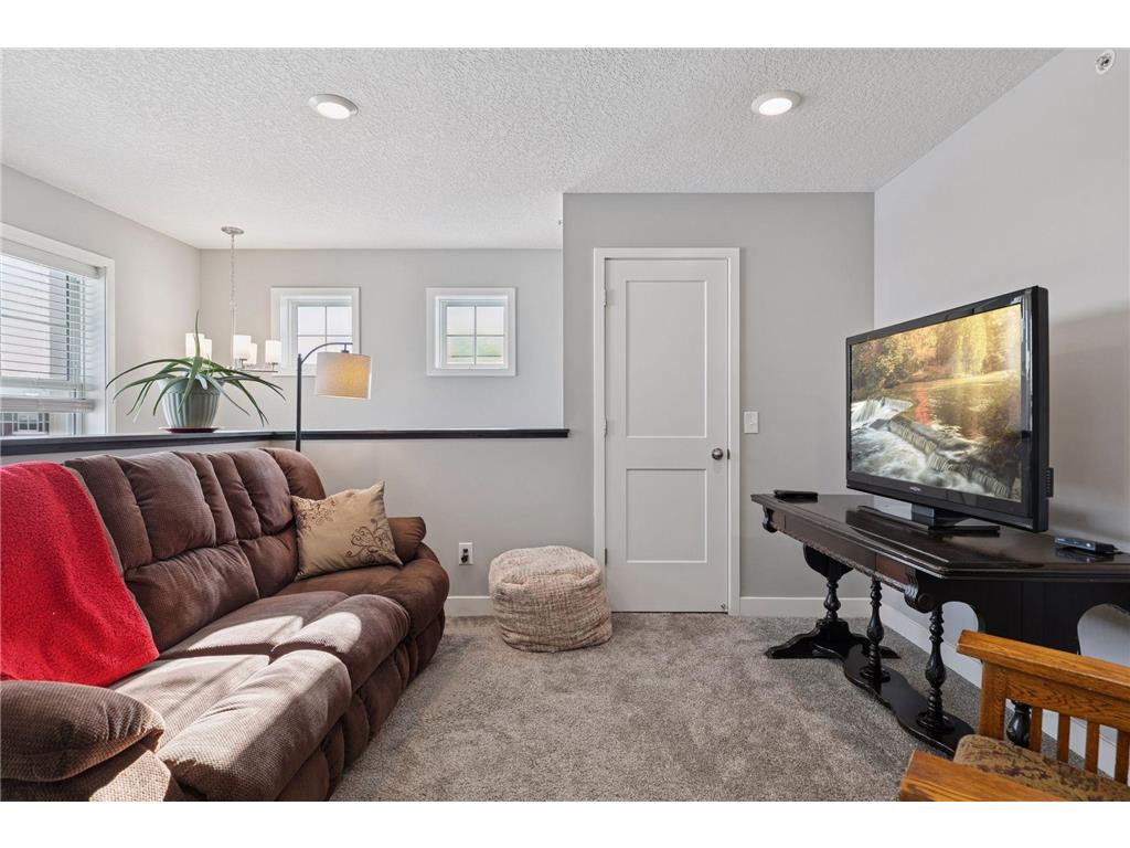 4824 Martingale Drive Woodbury MN 55129 7002961 image22