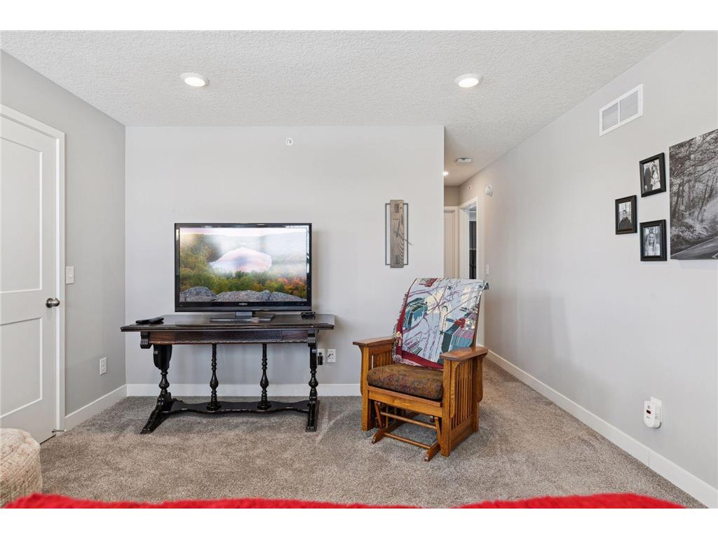 4824 Martingale Drive Woodbury MN 55129 7002961 image23