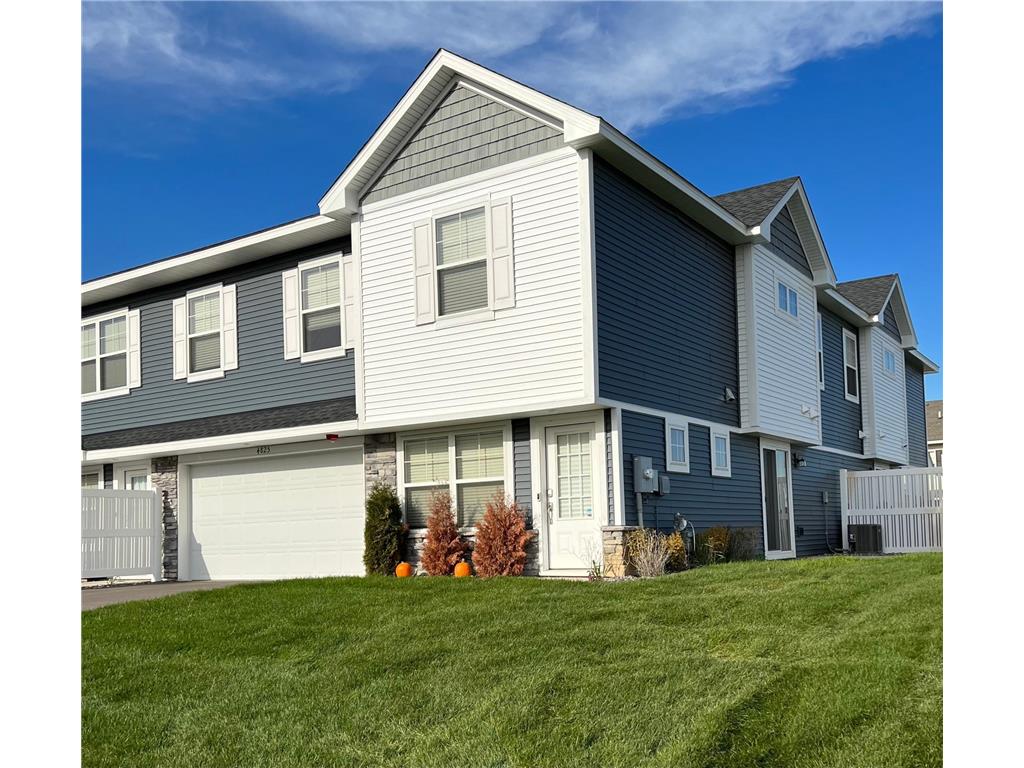 4825 Martingale Drive Woodbury MN 55129 7074566 image1