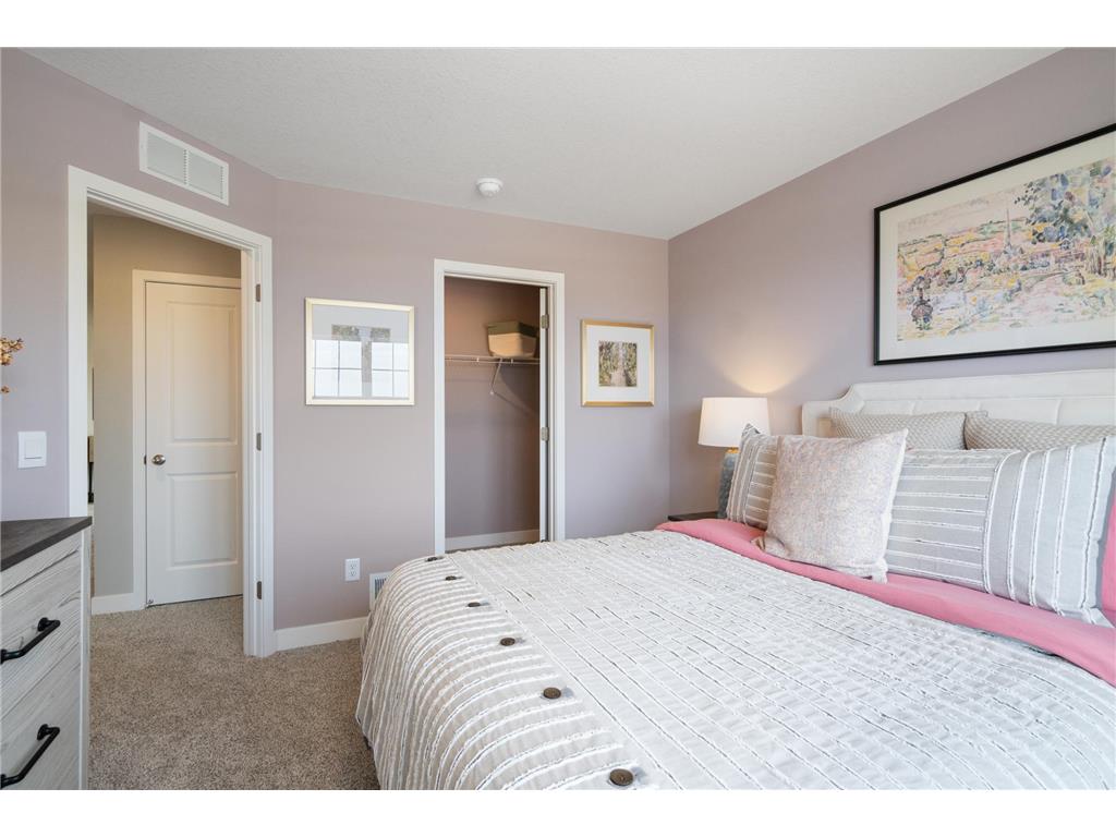 4827 Blake Way Woodbury MN 55129 7049980 image35
