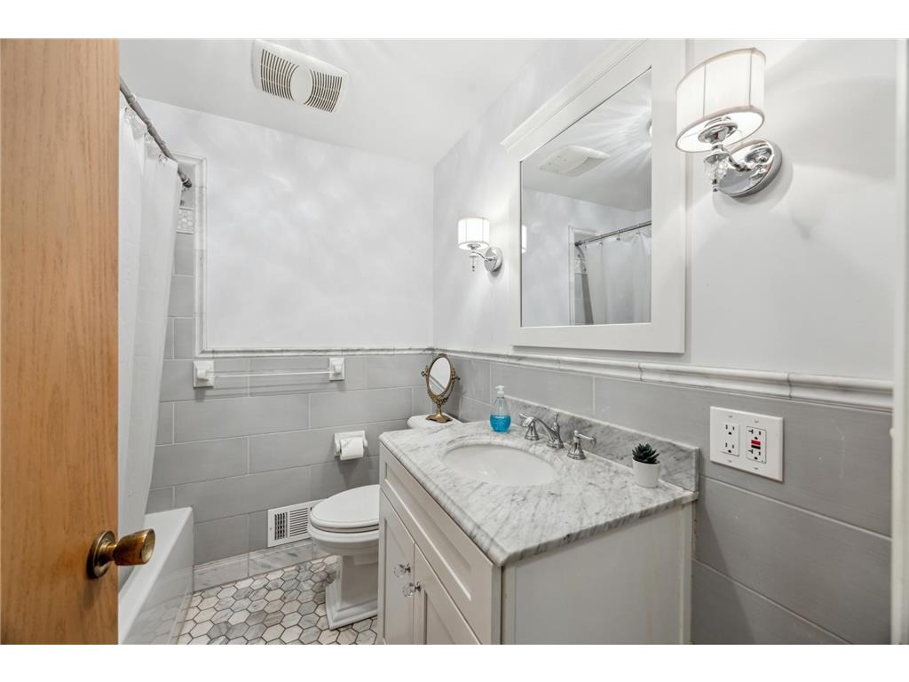 4828 Valley View Road Edina MN 55424 6791460 image12