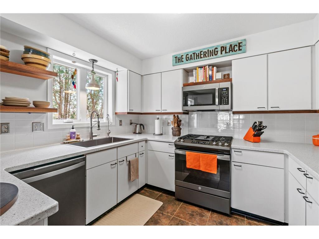4830 Lakeview Drive Shoreview MN 55126 6820502 image11
