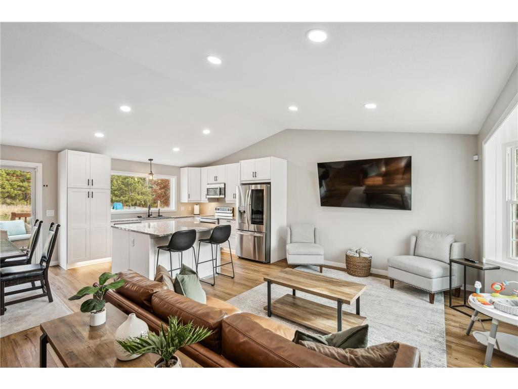 4834 253rd Street Wyoming MN 55092 6618320 image1