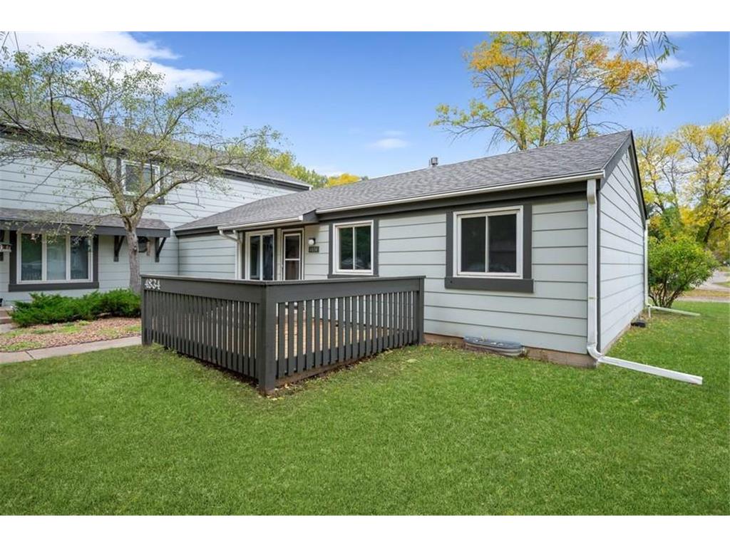 4834 Grenwich Way N Oakdale MN 55128 6442429 image1