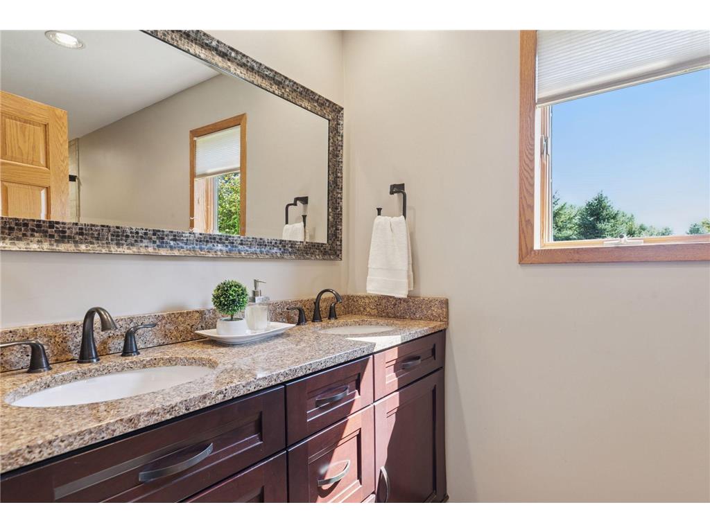 4838 Crown Lane Woodbury MN 55129 7044788 image32